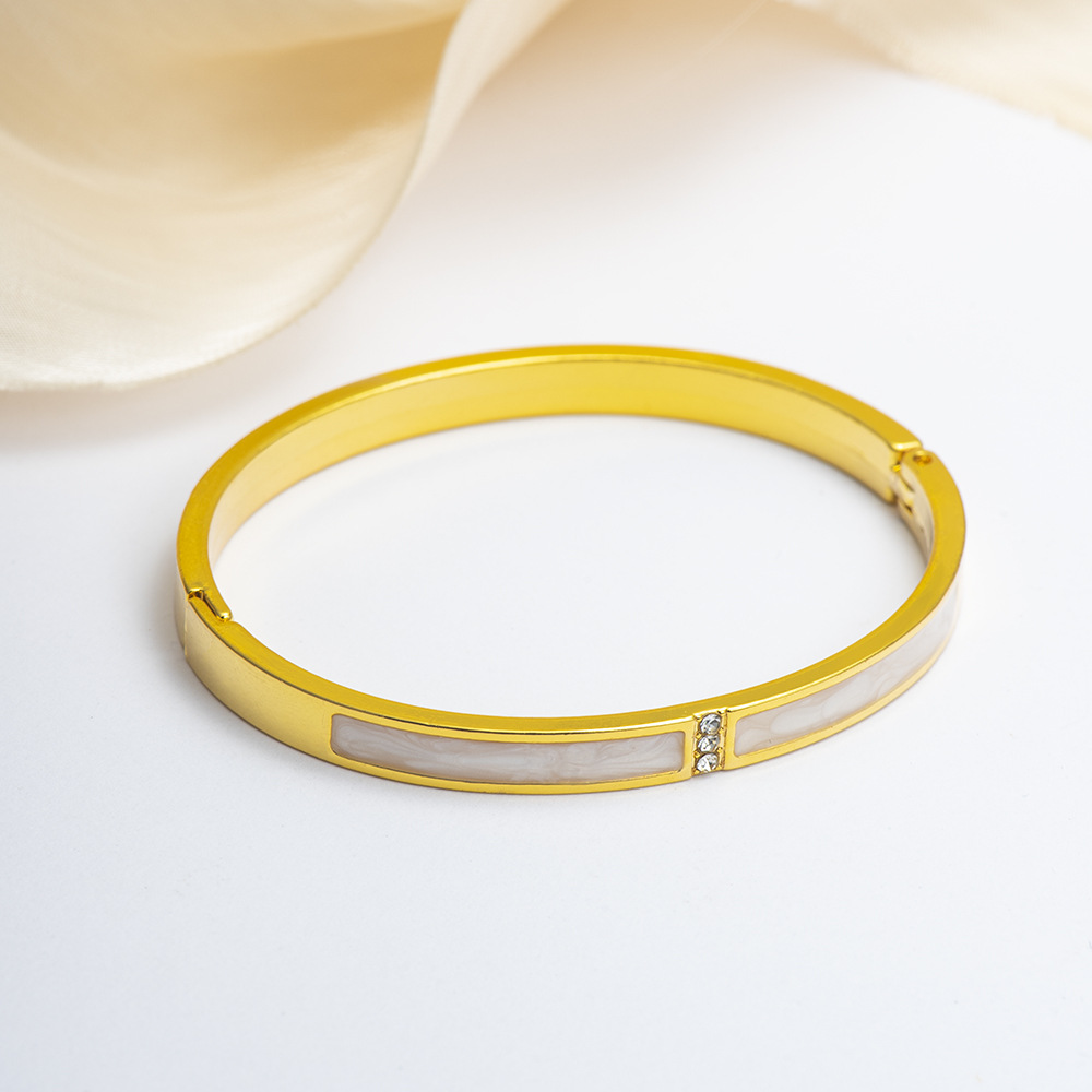women’s bangle with Rhinestone Inlay