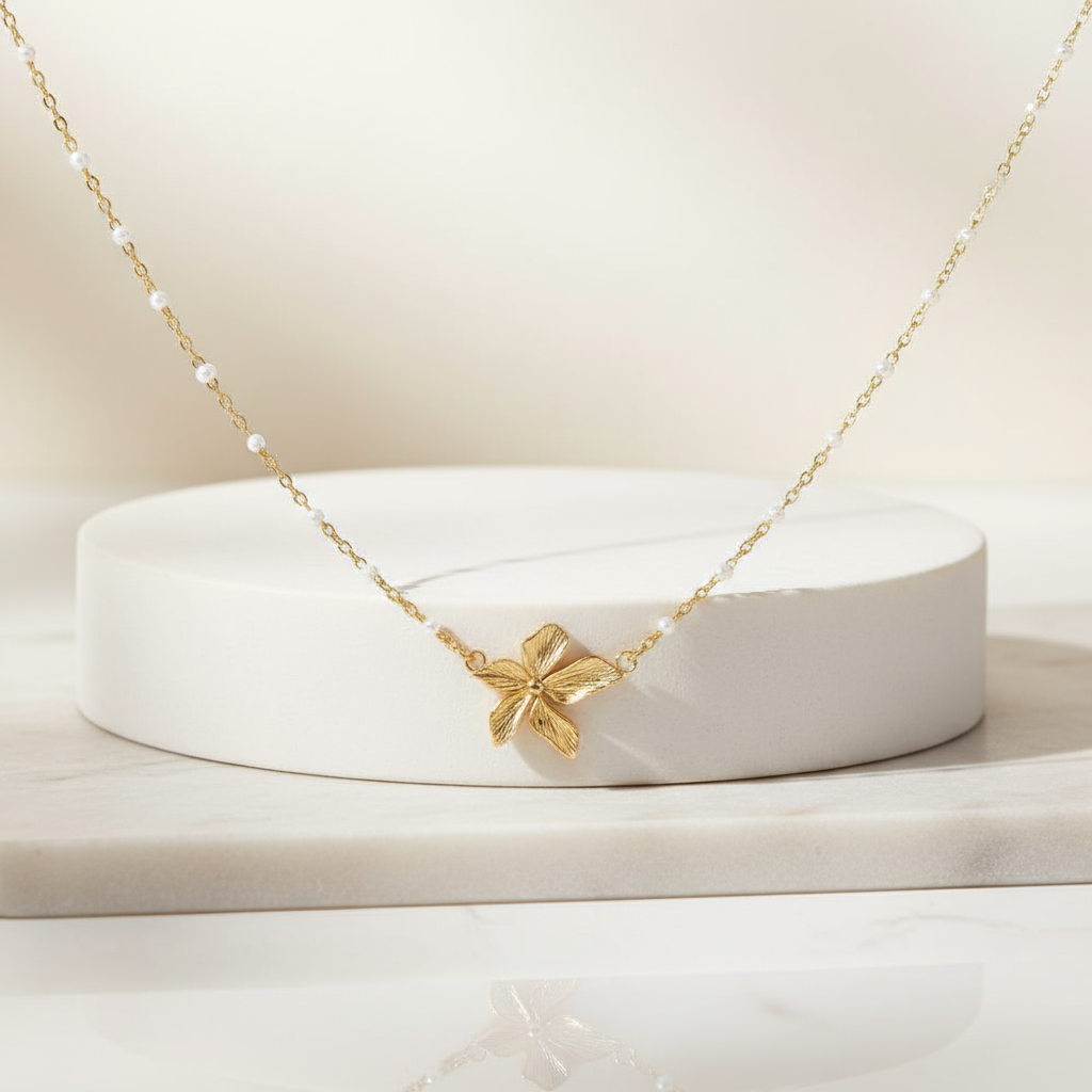 Non-Tarnish 18k Gold Plated Stainless Steel Floral Necklace – Waterproof & Hypoallergenic Designer Chain for Women
