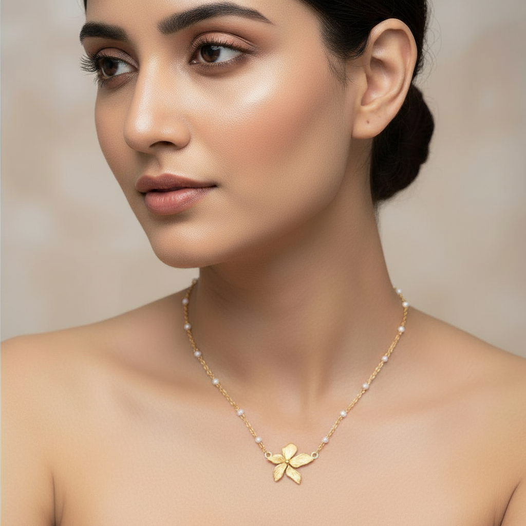 Non-Tarnish 18k Gold Plated Stainless Steel Floral Necklace – Waterproof & Hypoallergenic Designer Chain for Women
