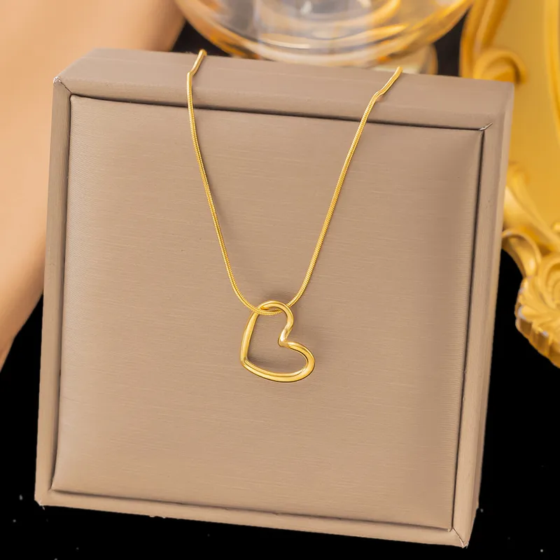 Anti Tarnish Gold Plated Heart Pendant Necklace – Minimal Elegant Jewelry for Women