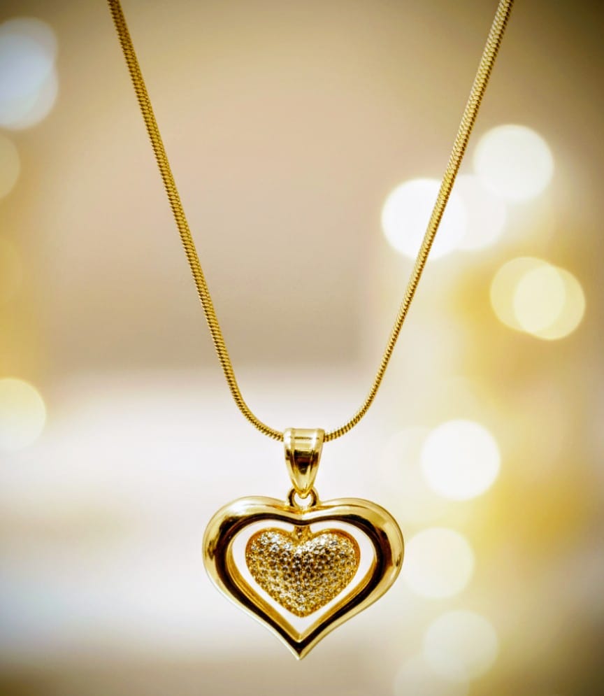Elegant Gold Heart Pendant Necklace – Anti-Tarnish & Waterproof
