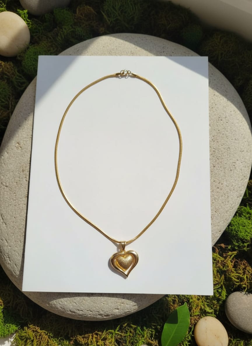 Elegant Gold Heart Pendant Necklace – Anti-Tarnish & Waterproof