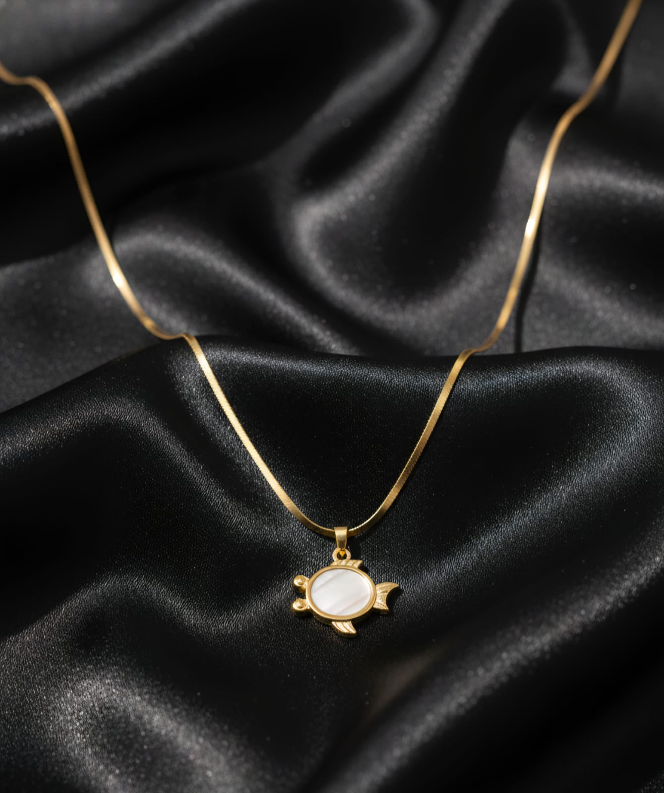 Minimal Gold-Tone Fish Pendant Necklace for Women & Girls