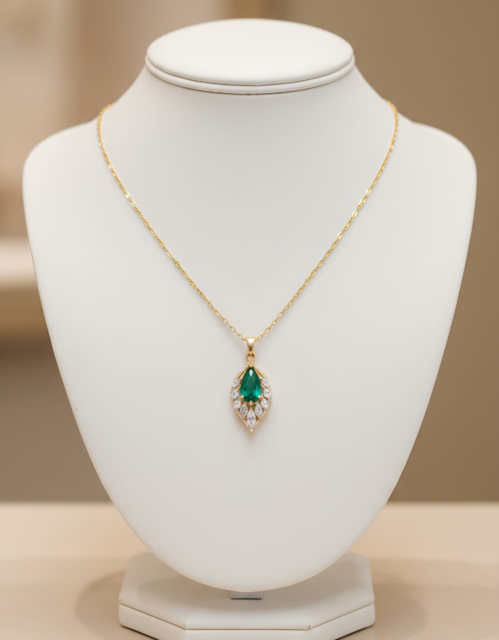 Elegant Gold-Plated Green Stone Leaf Pendant Necklace for Women