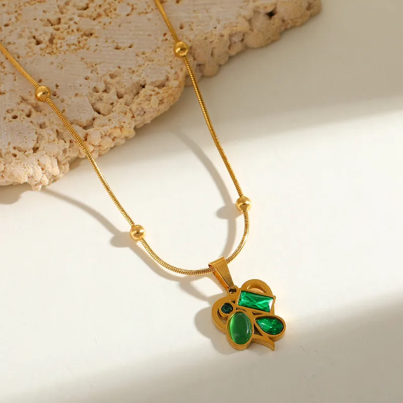 Elegant Anti-Tarnish Waterproof Green Clover Heart Necklace